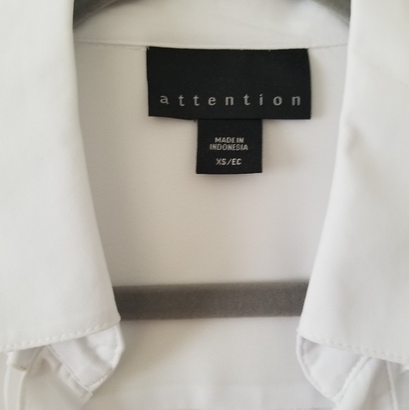 Unique white button down - Picture 3 of 3